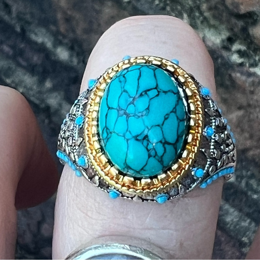 Faux Turquoise and Silver and gold tone costume Ring. Size 11. New condition